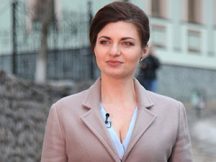 Ведущая «Ревизор: Магазины» повесила наклейку «ОПАСНО» на… охранника
