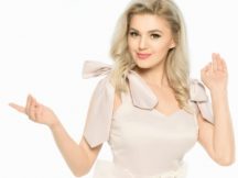 Пілінг рибками: Олена Філонова тестувала модну процедуру